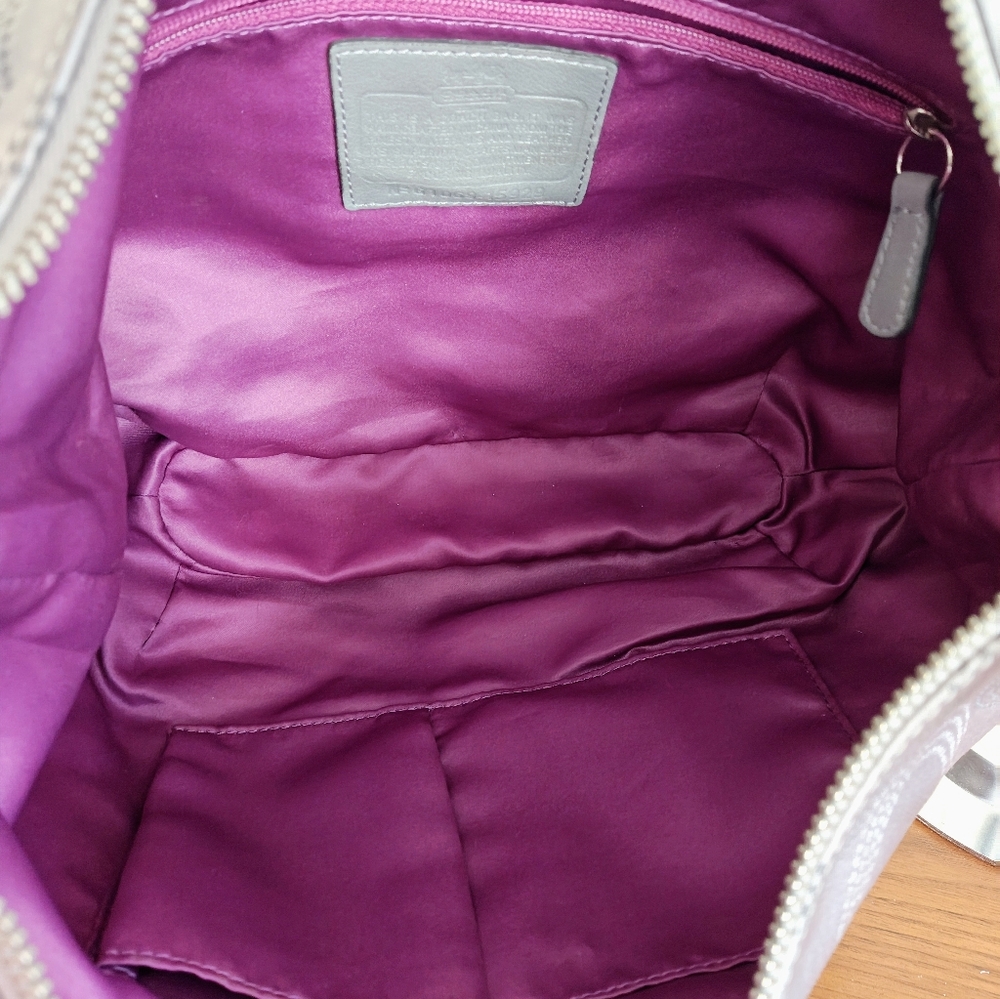 Beautiful Silver Coach bag - Picture 8 of 13